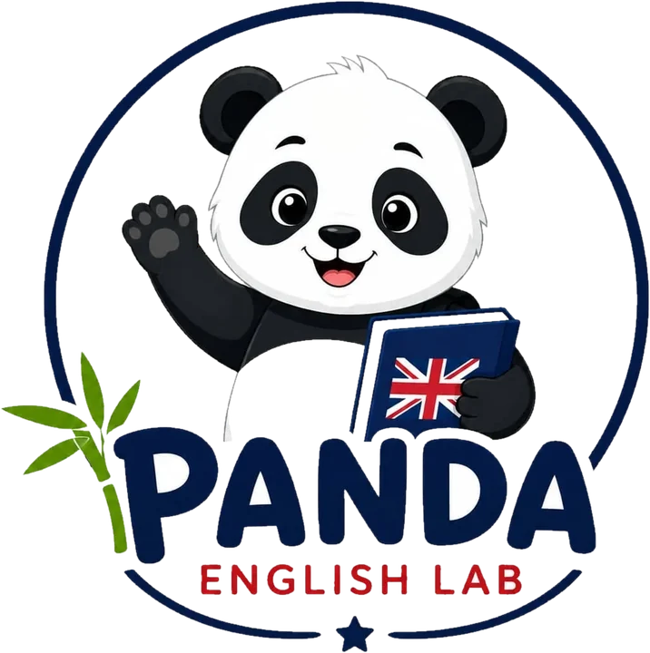 Pirmoji Panda - mokyklėlės logotipas: panda su knyga ir užrašu „Panda English Lab“